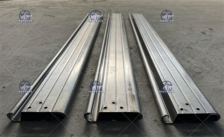 “100mm sandwich rolling shutter door machine, sandwich shutter roll forming machine, insulated shutter panel forming line, rolling shutter door making machine, cold roll former, metal shutter door ”
